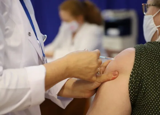 Rritet numri i rasteve me Covid-19, IKSHPK u bën thirrje qytetarëve që të vaksinohen