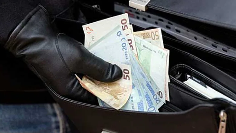 Nuk kanë të ndalur rastet e vjedhjeve në Kosovë, vetëm dje hajnat vodhën shumë telefona, kompjuterë e para
