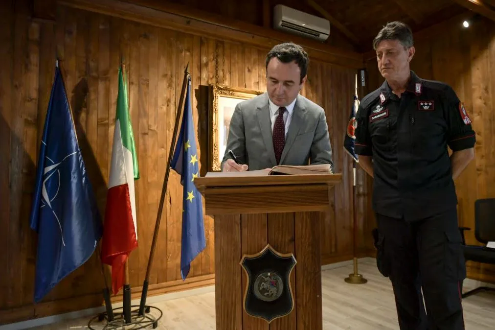 Kurti takohet me kreun e KFOR-it, Franco Federici