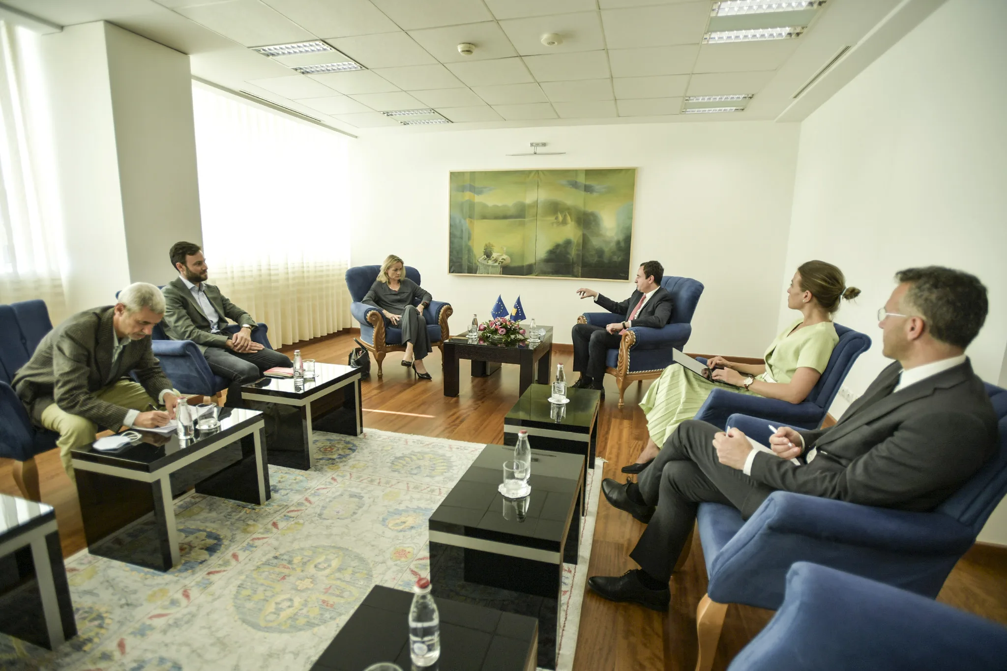 Kurti: Serbia të tregojë vendndodhjen e varrezave të tjera