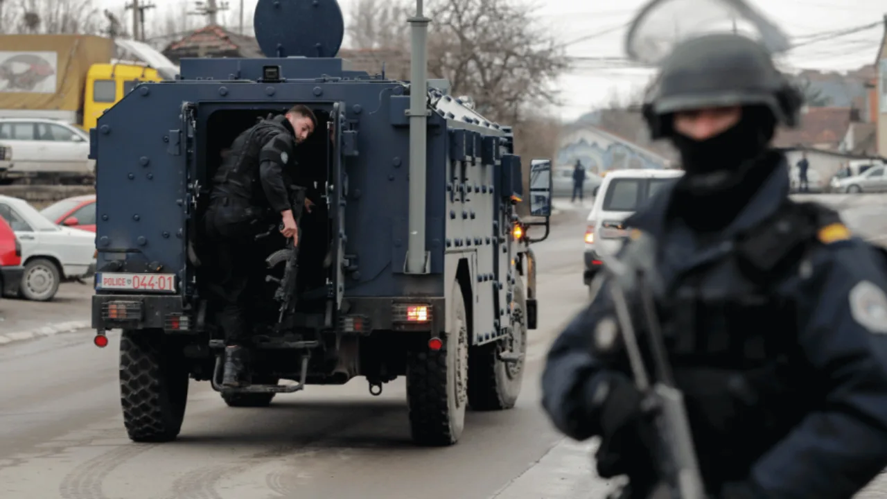 Policia arreston 4 persona, vunë në qarkullim 10 mijë dollarë amerikanë fals, në Pejë e Prizren