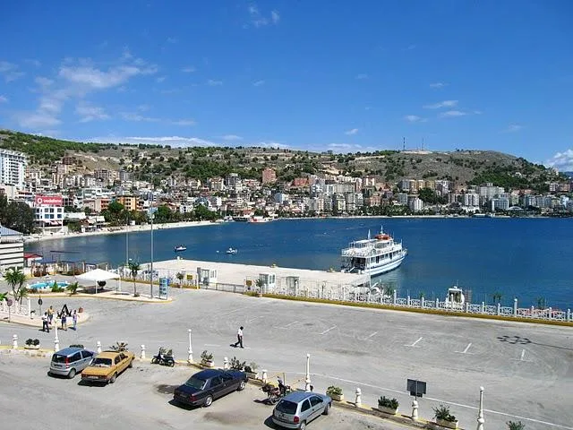 Greqia hap kufijtë me Shqipërinë