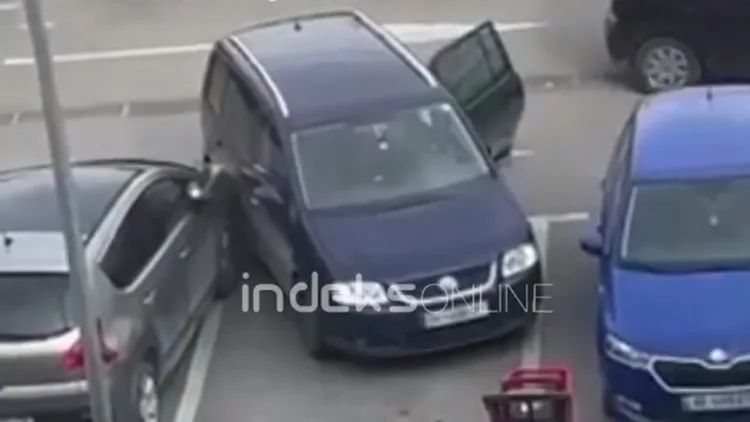 Aksidentohet vetura e Policisë me një Golf 7, në magjistralen Prishtinë-Fushë Kosovë