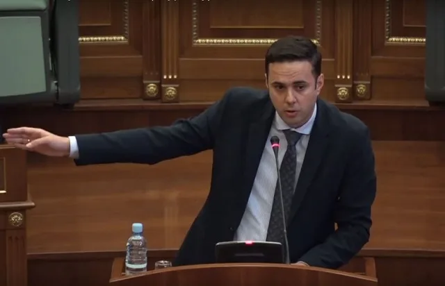 Abdixhiku: Mirënjohje delegatëve të Kuvendit të 2 korrikut për guximin në atë kohë