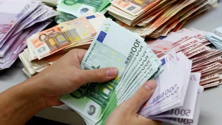 Kjo është shuma e parave, që kosovarët kanê të kursyera nëpër banka