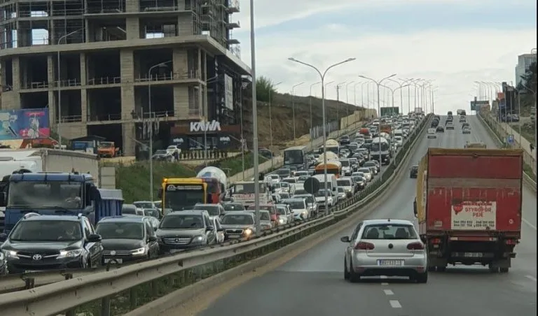 Dorëzohet Hysen Durmishi, anulon marrëveshjen për tiketën prej 5 eurosh