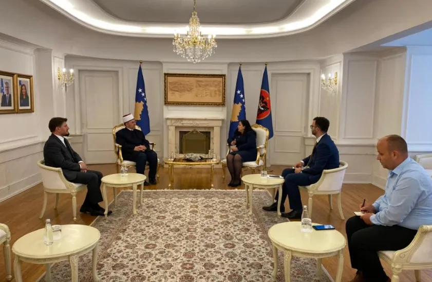 Osmani takohet me Myftiun Tërnava, flasin për bashkëpunim