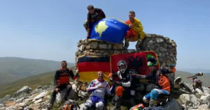 Motocrossët nga Kosova, Shqipëria, Çekia dhe Gjermania bëhen bashkë në “Shtegun e Ngjyrave”