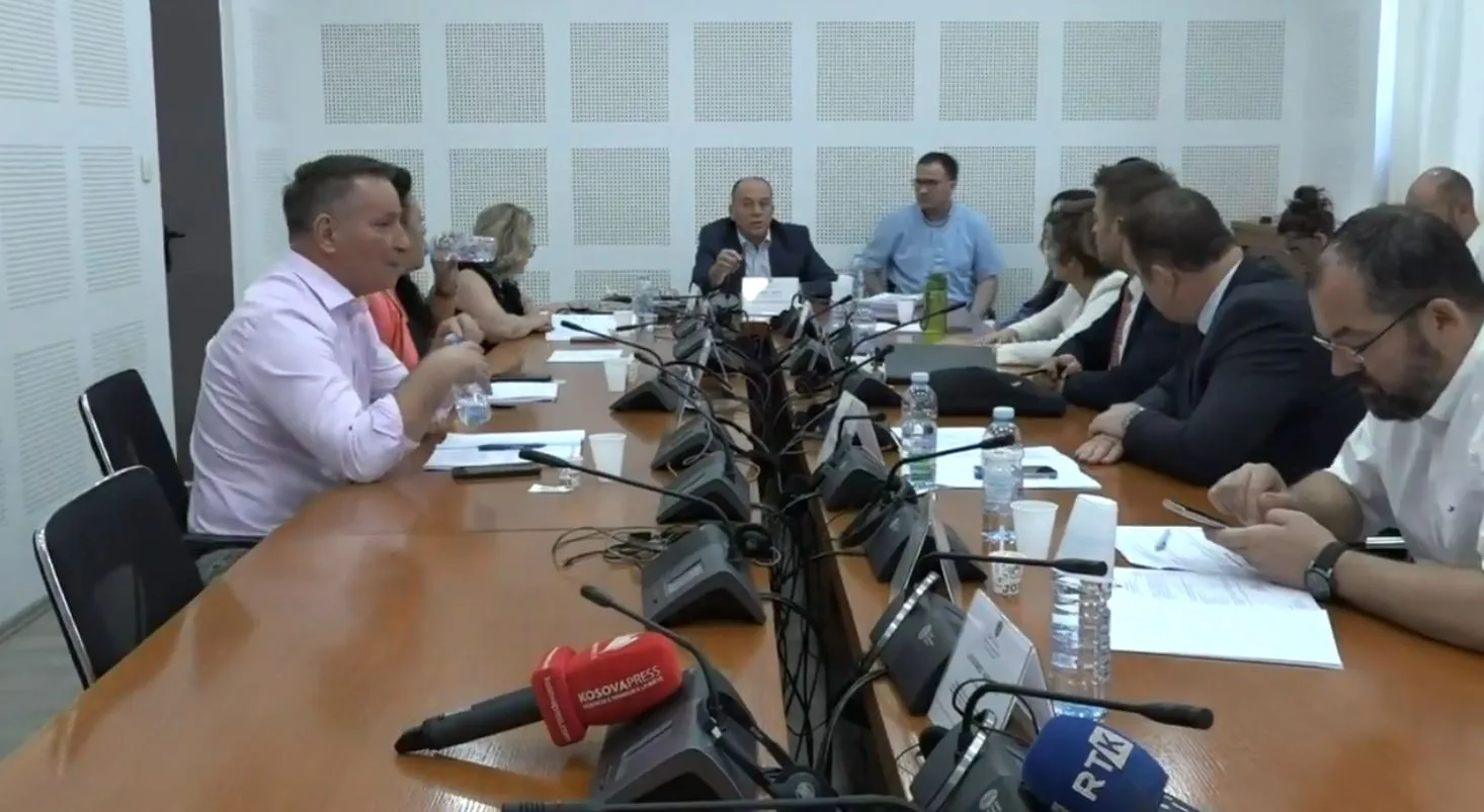 Me gjashtë vota për dhe tri kundër miratohet lista e Bordit të ri të AKP-së në Komisionin për Ekonomi