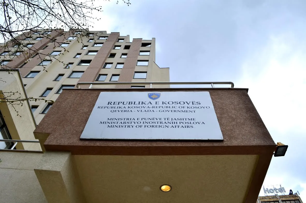 Ministria e Punëve të Jashtme e Kosovës publikon numrat për qytetarët që kanë mbetur në Afganistan