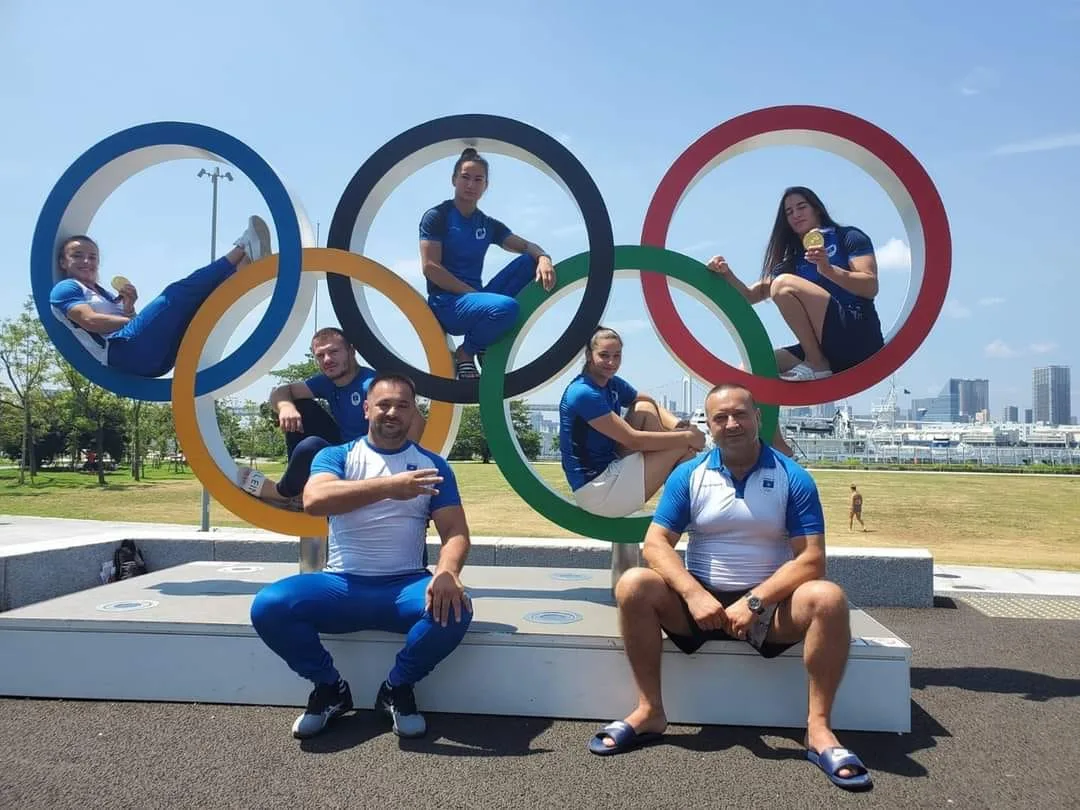 Qeveria iu bën thirrje qytetarëve të mblidhen në sheshin e Prishtinës për t’i pritur vajzat e arta të Kosovës