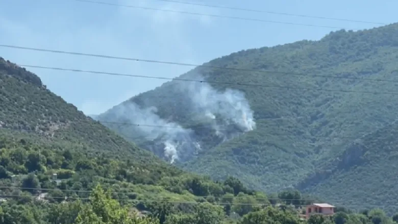Disa vatra aktive të zjarrit në Mirditë, kërkohet ndërhyrje nga ajri