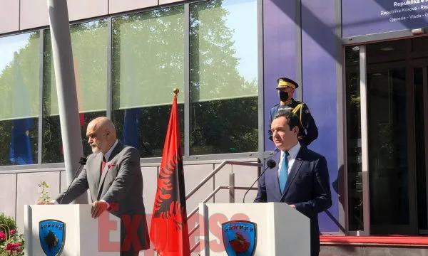 Edi Rama nga Prishtina: Serbia po bën manovra teatri në veri të Kosovës