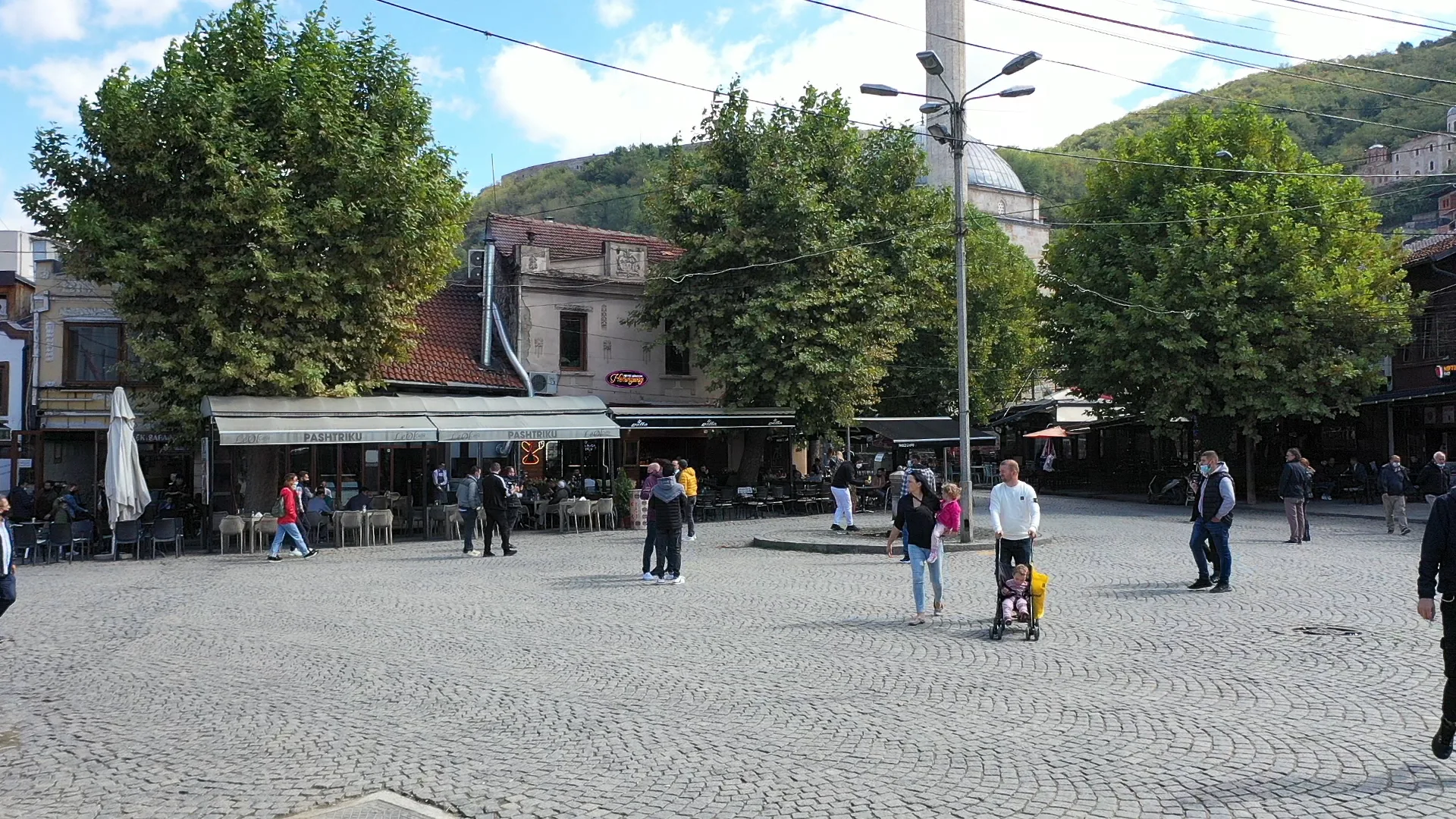 Vazhdon vaksinimi anti-COVID, edhe sot ekipe mobile në shtatë qytete të Kosovës