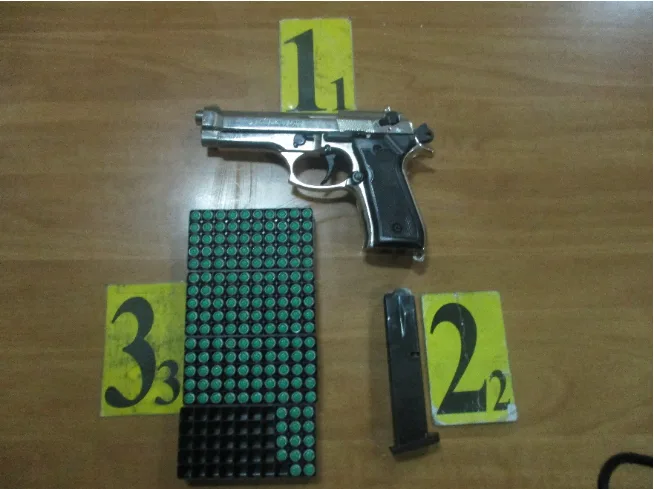 U ndalua për kontrolle rutinor, ju gjetën armë dhe municion pa leje, arrestohet nga Policia