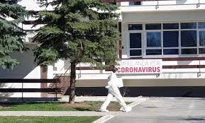 Bie numri i të infektuarve me Covid-19 në Kosovë