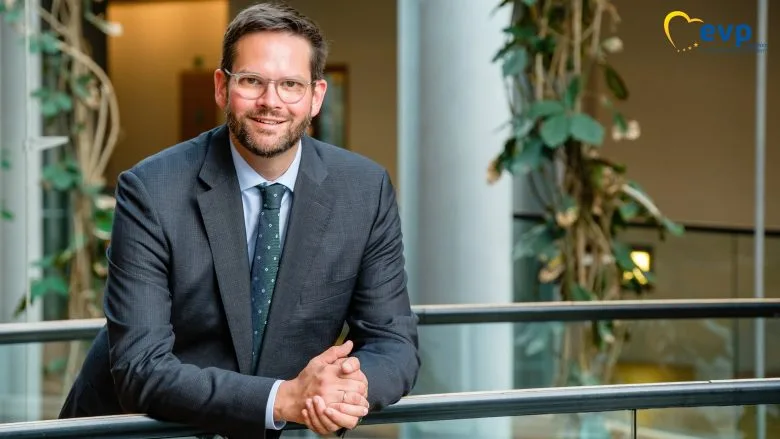 Eurodeputeti austriak Mandl, emërohet shef i misionit vëzhgues të BE-së për zgjedhjet në Kosovë