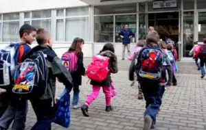 Bie numri i nxënësve dhe studentëve në Kosovë, ASK jep detaje
