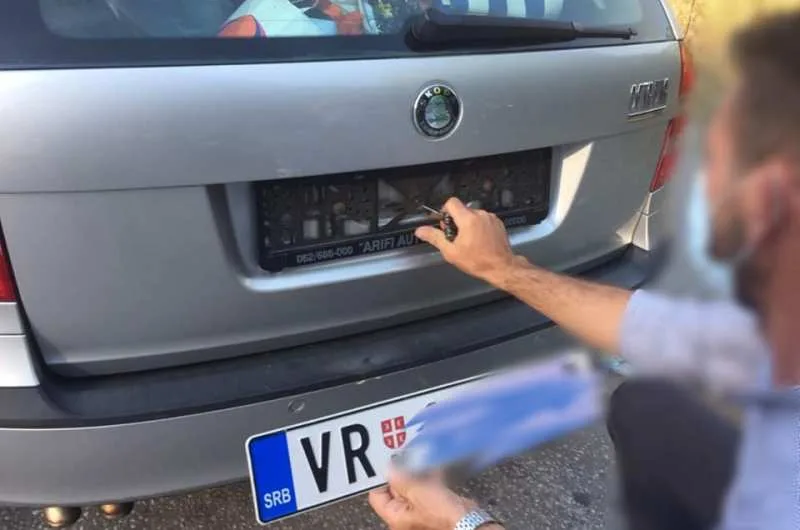 MPB: Qytetarët e pajisur me targa të përkohshme po kërcënohen