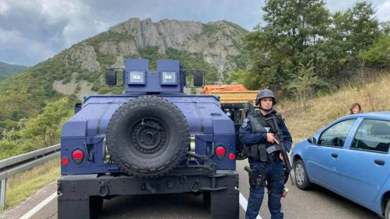 Pas situatës së krijuar në veri, vjen reagimi i NATO-s: Mesazh Kosovës dhe Serbisë