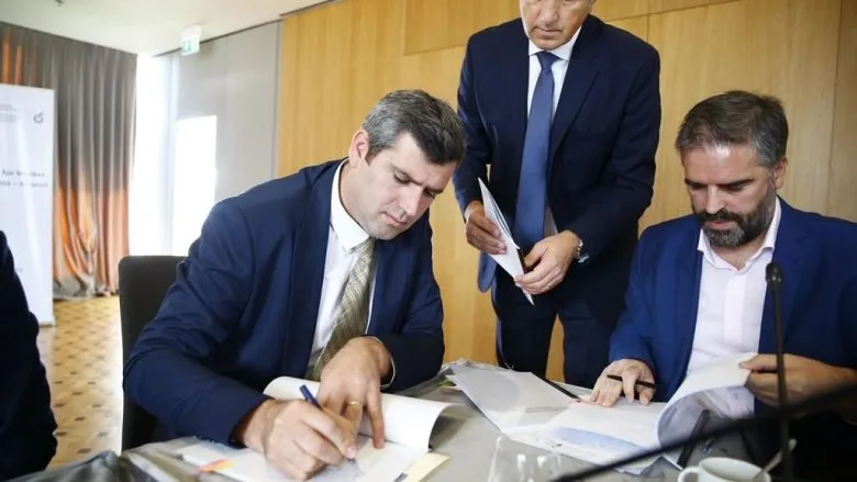 Nënshkruhet marrëveshja e bashkëpunimit në tregjet e energjisë elektrike Shqipëri–Kosovë