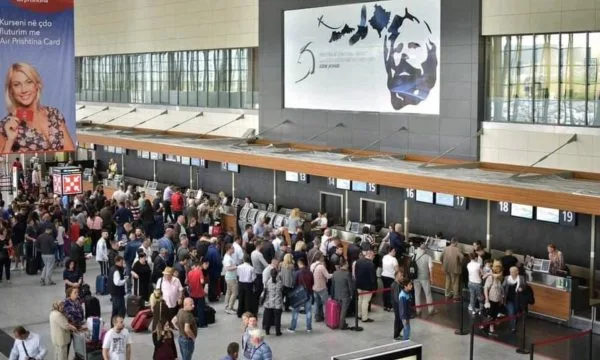 Policia arreston dy persona në aeroportin “Adem Jashari”