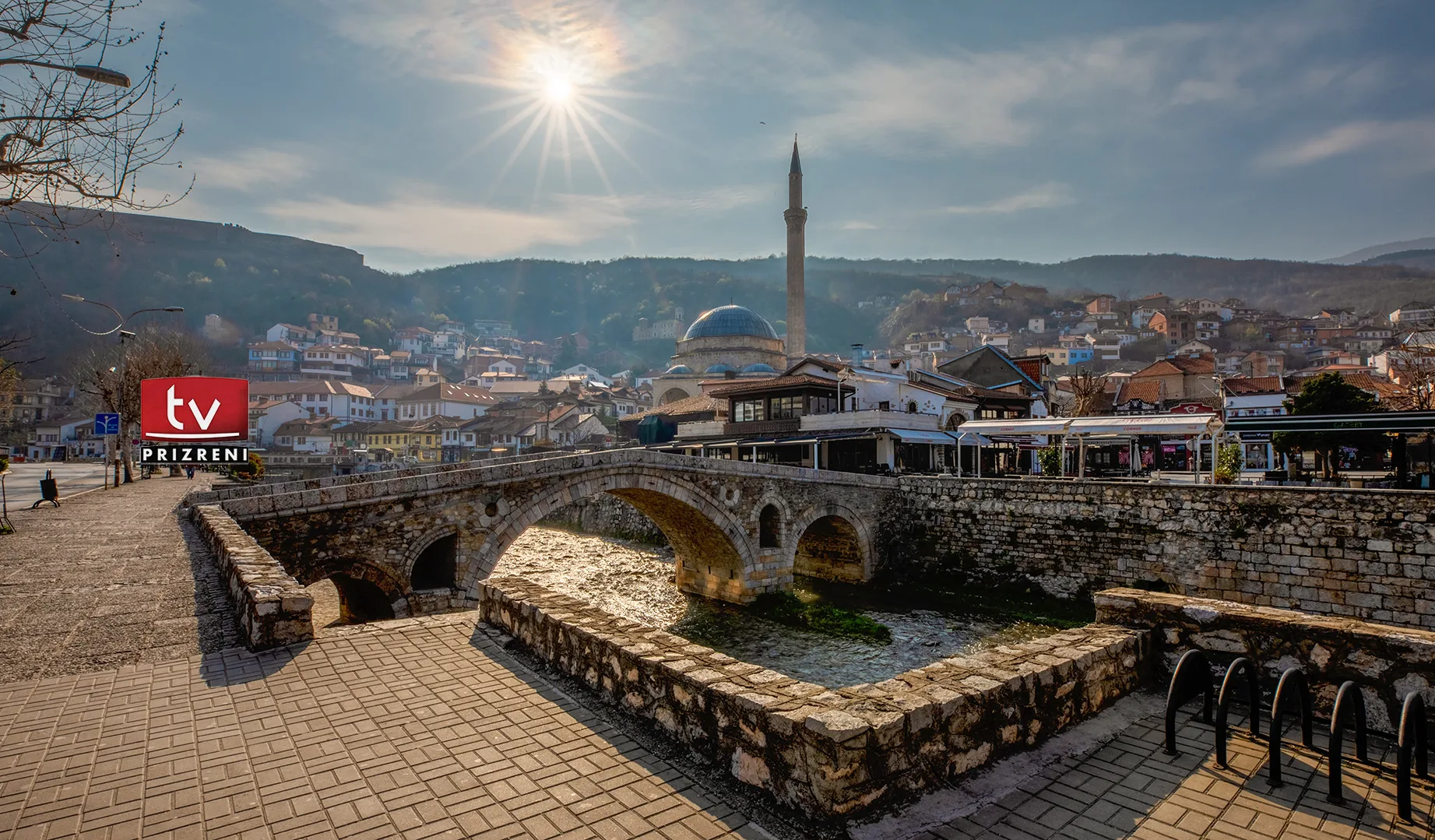 Sot mot me diell dhe vranësira të shpërndara