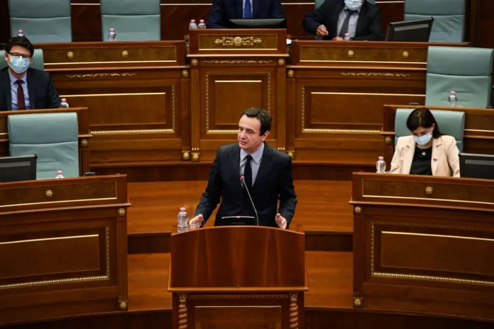 Kërcënohet Albin Kurti, Njësia Speciale e ruan shtëpinë e tij (FOTO)