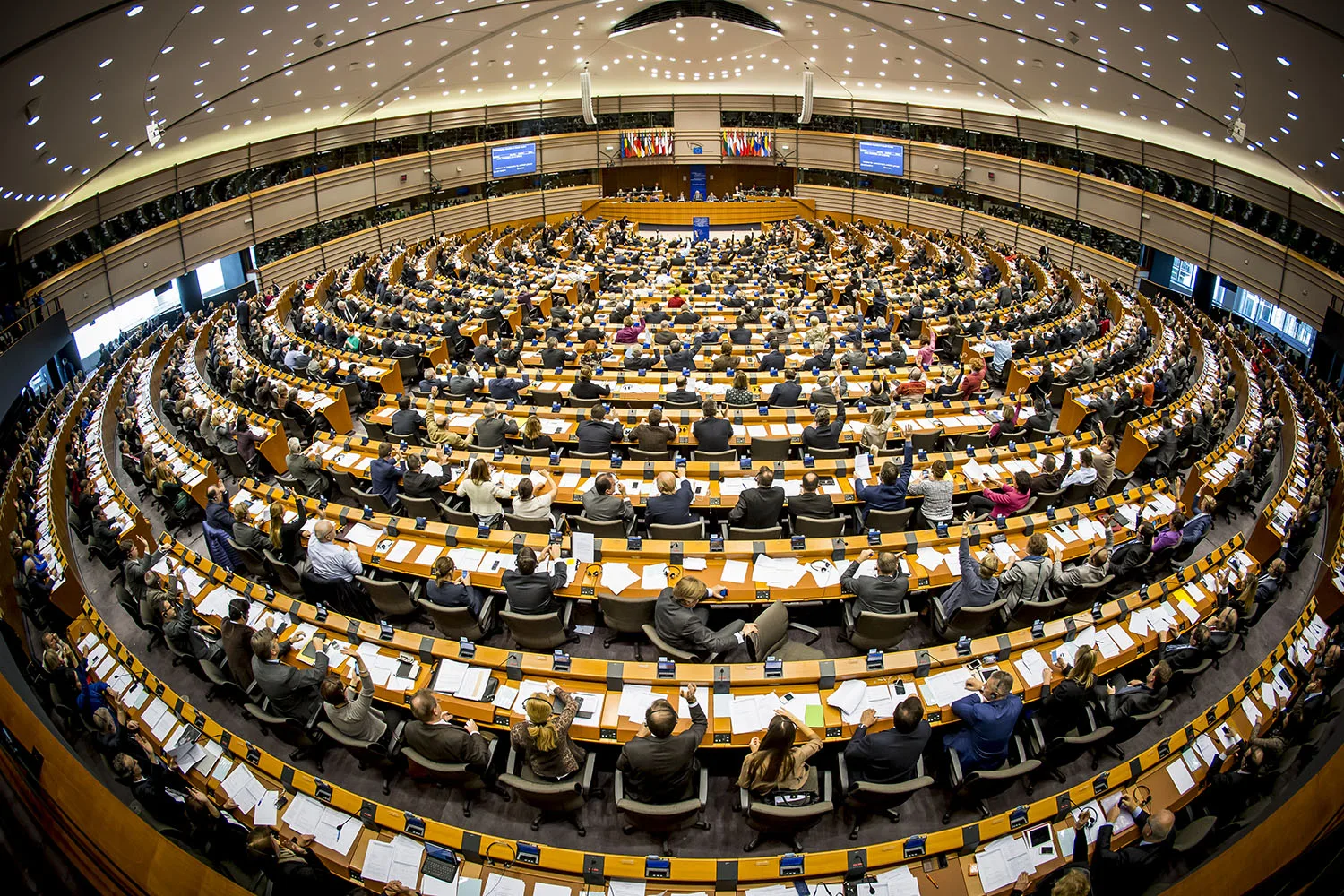 Parlamenti Evropian kritikon ashpër BE-në për mos-heqjen e vizave për Kosovën