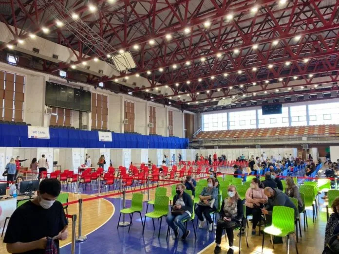 Mësimdhënësit në fund të listës së të vaksinuarve në Kosovë