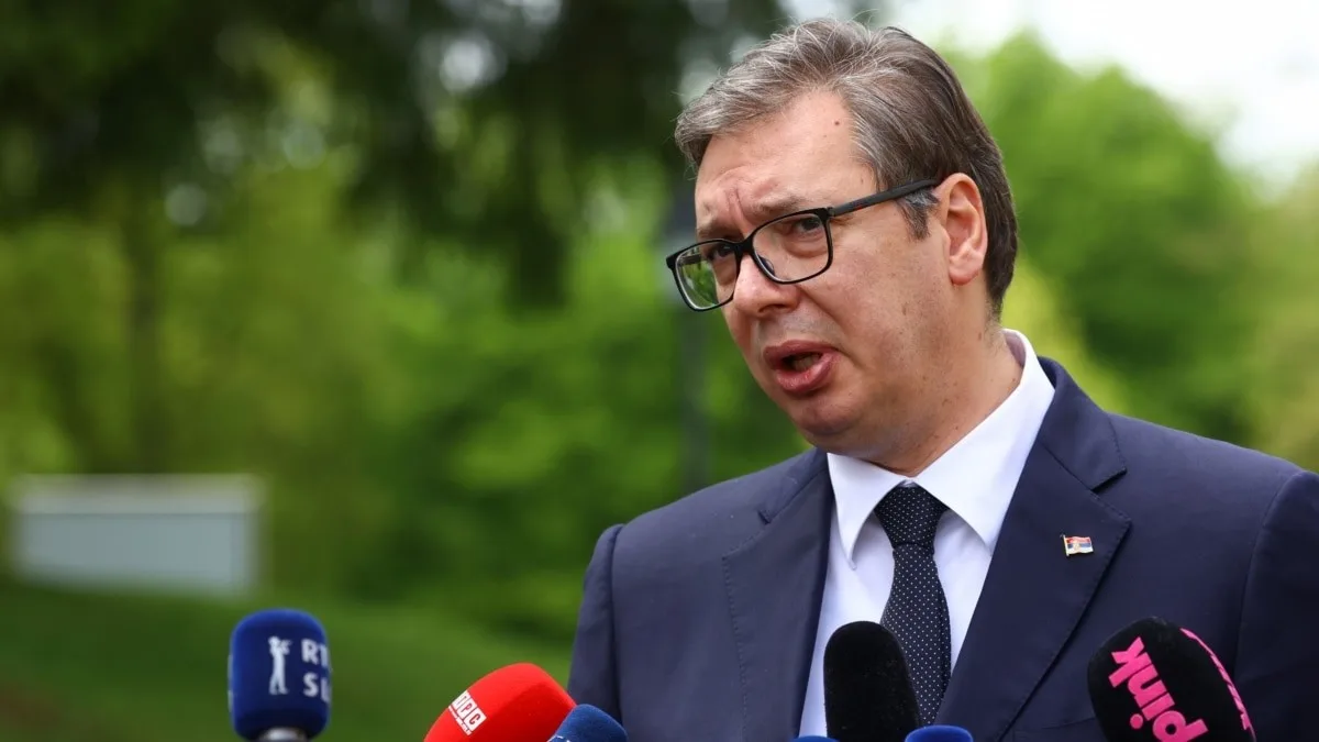 Vuçiq arrin në Rashkë, në kazermat e ushtrisë pritet të takohet me serbët nga Kosova