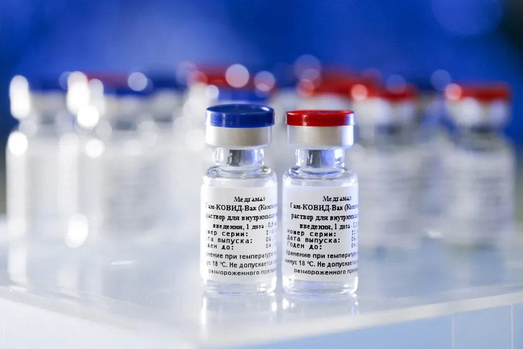 Rusia thotë se për 10 ditë e ka gati vaksinën kundër variantit ‘Omicron’