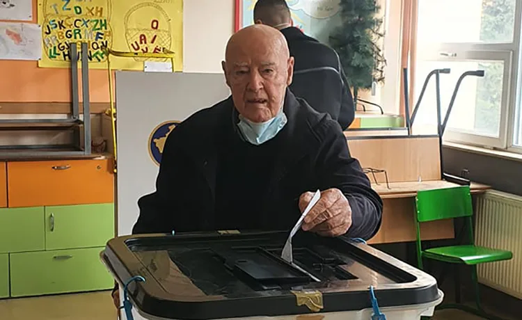 Voton 93 vjeçari nga Prizreni