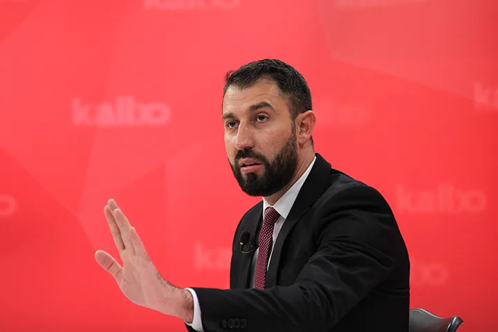 Ministri Krasniqi apelon të bojkotohen lokalet ku nuk u shërbehet pjesëtarëve të komuniteteve
