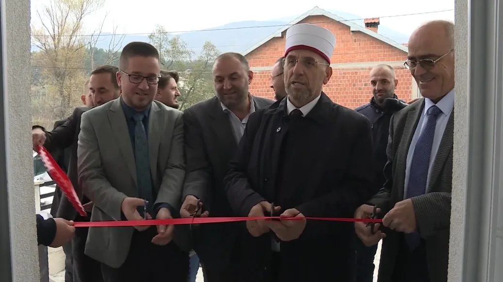 Shoqata Humanitare “Bereqeti” hap dyqanin humanitar në Prizren