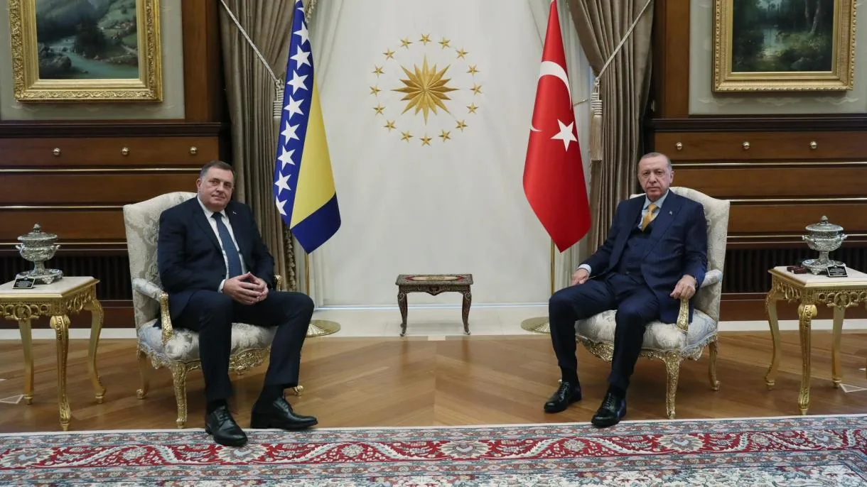 Erdogan priti në takim Dodikun në Ankara