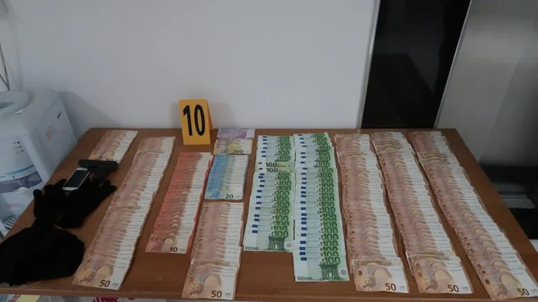Policia jep detaje për konfiskimin e mbi 10 mijë eurove të falsifikuara në Prizren