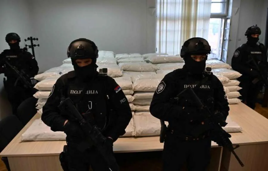 Policia serbe konfiskon gjysmë toni marihuanë: U fut nga Kosova