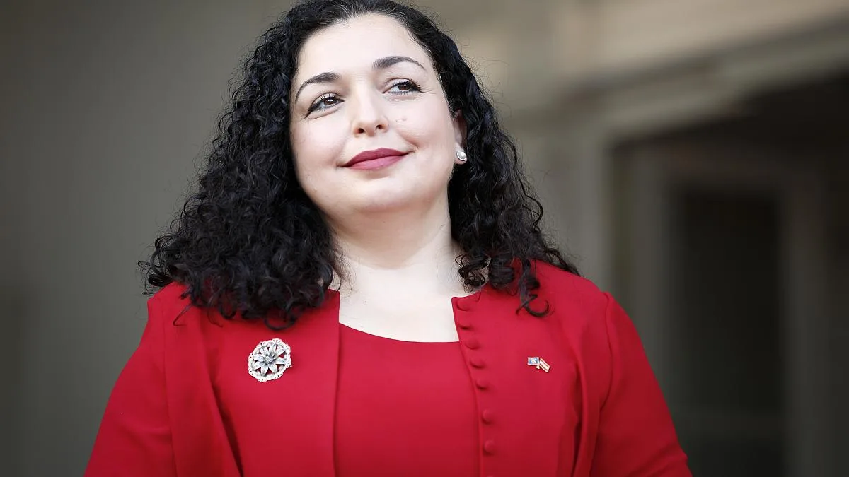 Vjosa Osmani udhëton zyrtarisht për në Kanadë