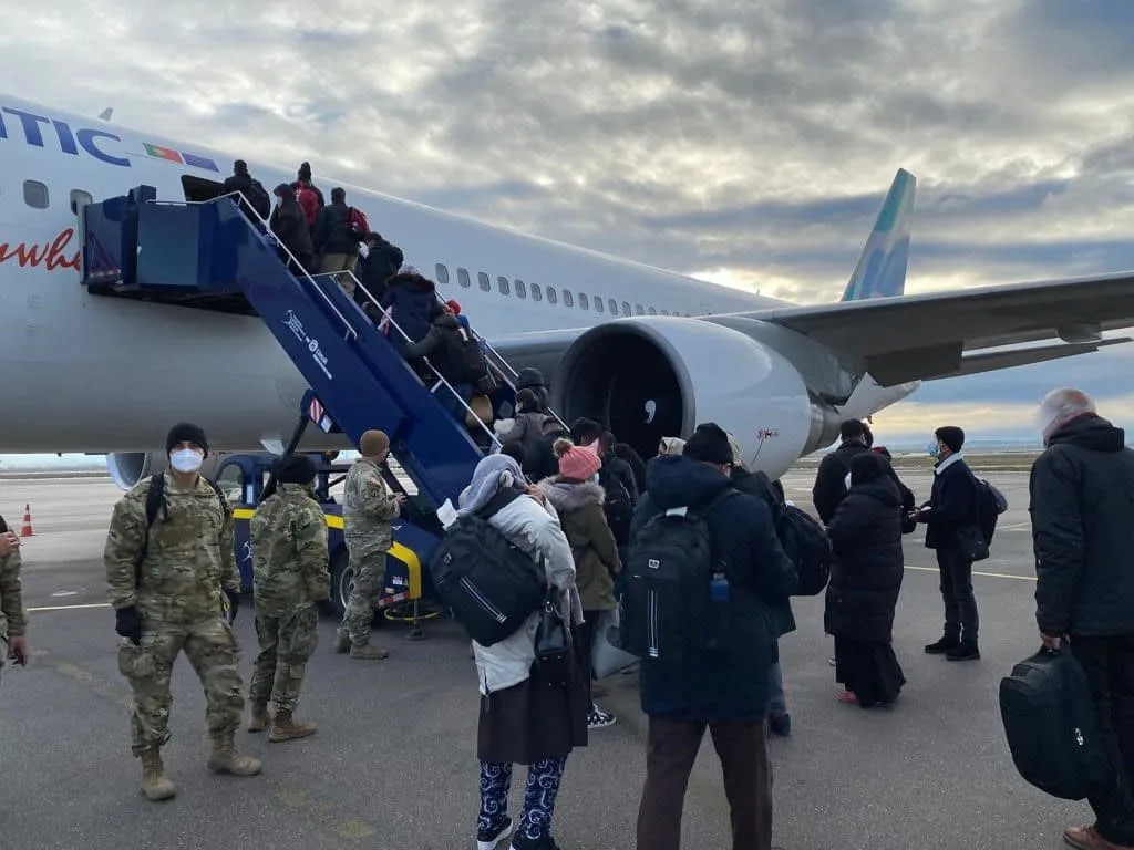 79 afganë u larguan sot nga Kosova