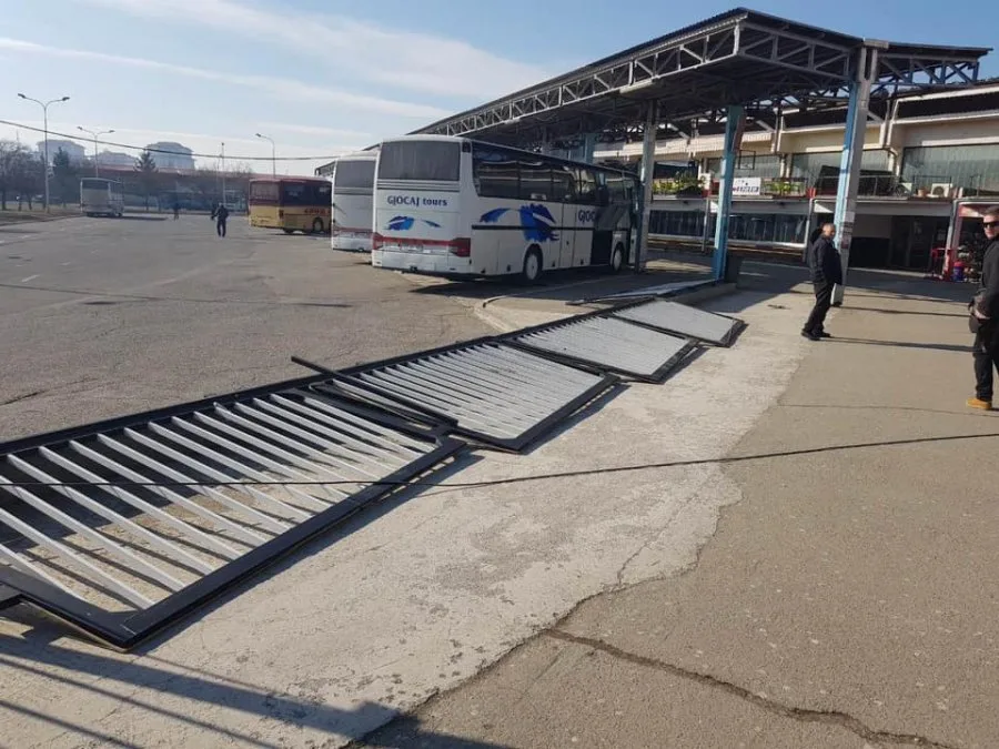 Dyshohet për bombë në stacionin e Autobusëve në Prishtinë, Polica jep detaje