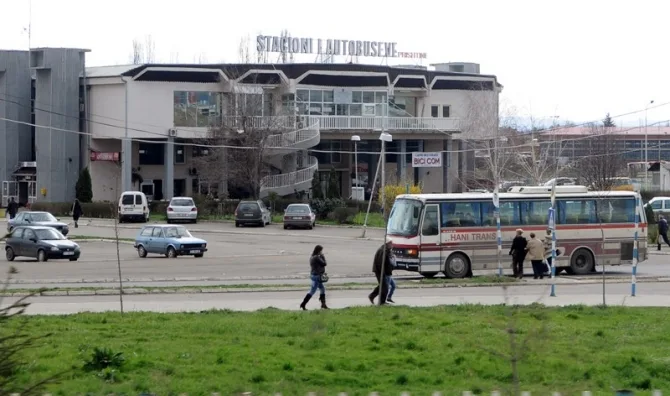Dyshohet për bombë te stacioni i autobusëve në Prishtinë