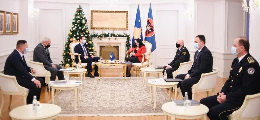 Institucionet e sigurisë i raportojnë Osmanit dhe Kurtit për fundvit