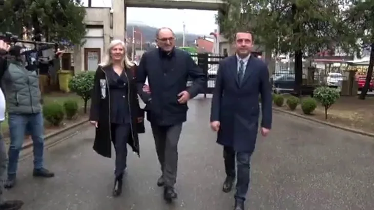 Shaqir Totaj arrin në shtëpinë e bardhë