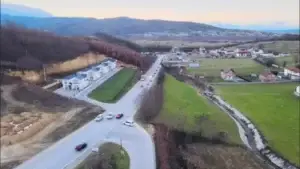 Aksident në magjistralen Prizren–Gjakovë, përfshihen tri automjete