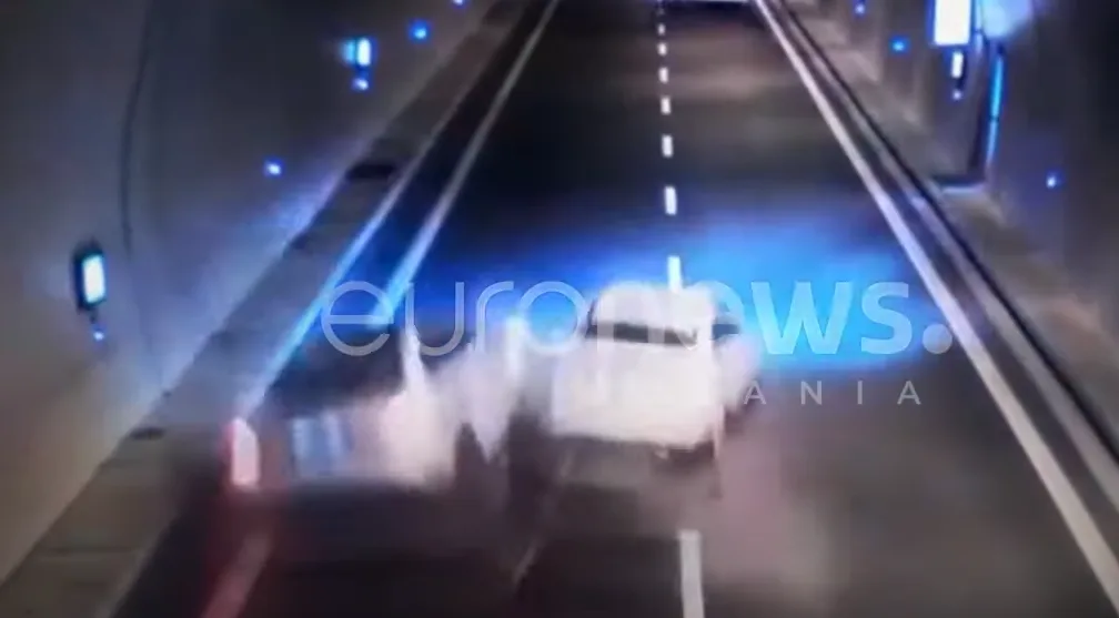 Një e vdekur e katër të lënduar në aksidentin në tunelin e Kalimashit