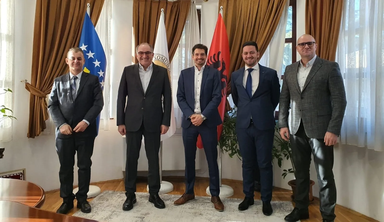 Kryetari Totaj, priti në takim krerët e gjimnazit “Loyola” në Prizren