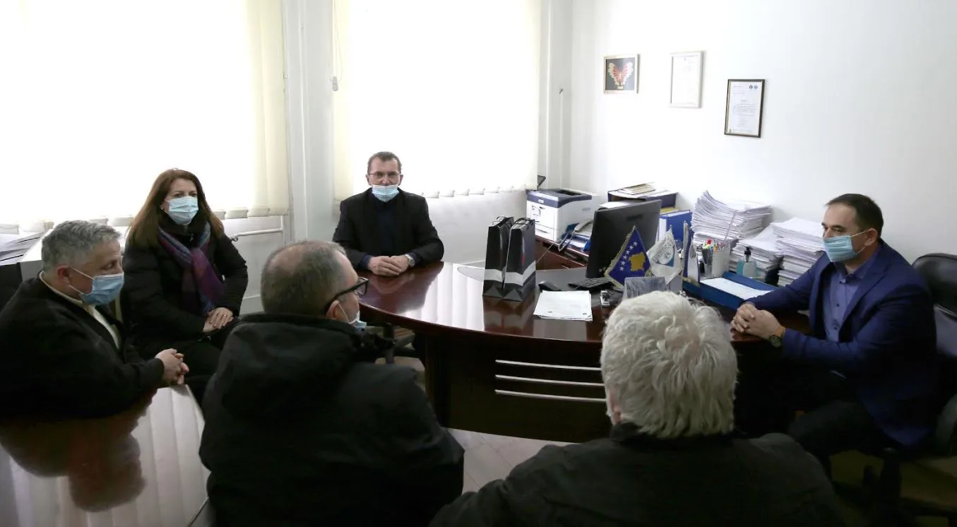 Krerët e sindikatave diskutojnë për Ligjin e Pagave
