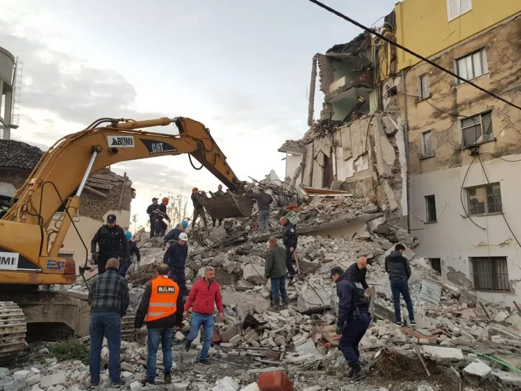 Tri vjet pas tërmetit në Durrës, mijëra familje ende pa banesa dhe bonus