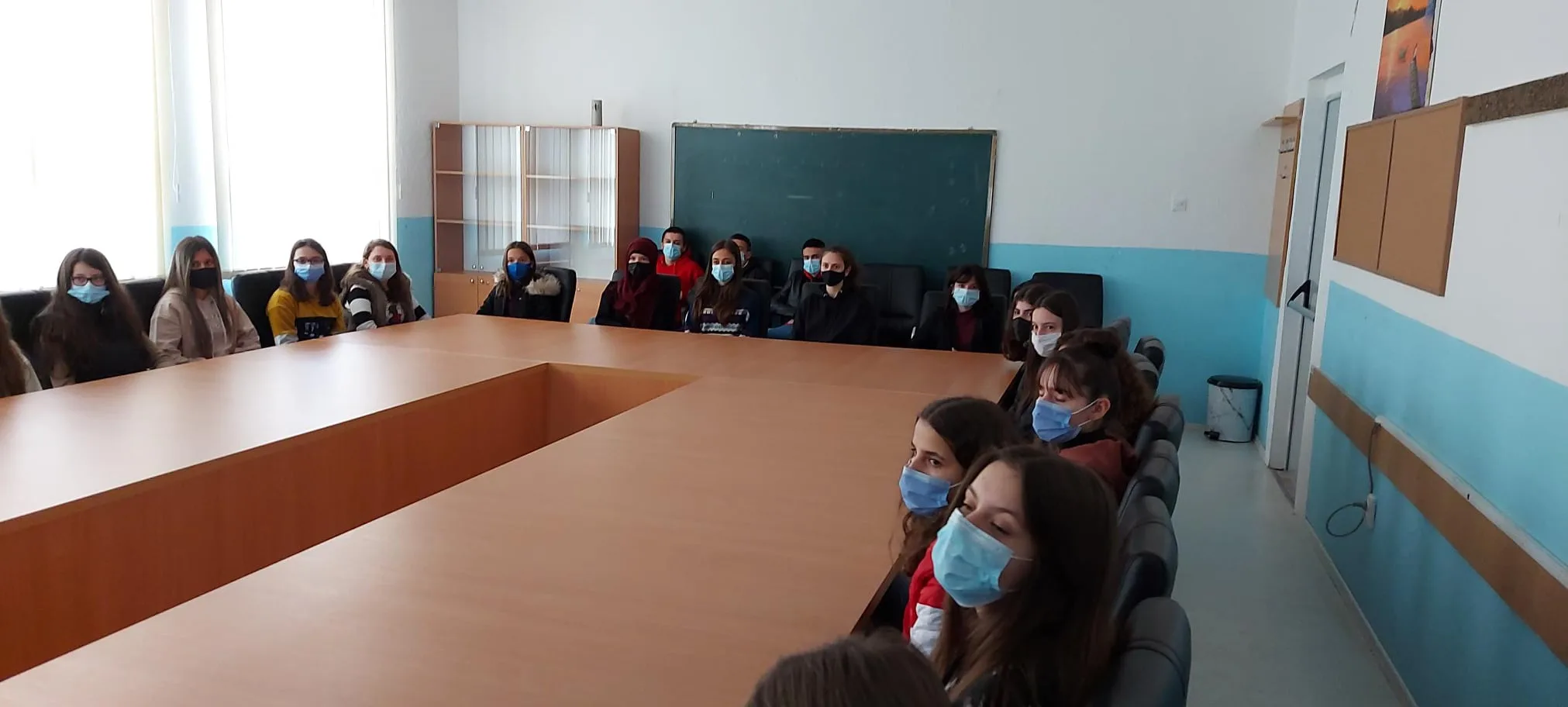 Në shkollat e Dragashit mbahet ligjëratë me temën “Parandalimi i ngacmimeve seksuale”